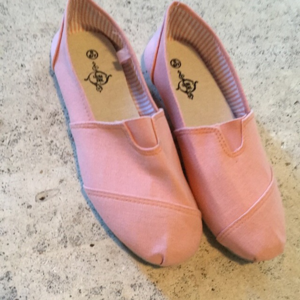 Women’s pink boutique style shoes